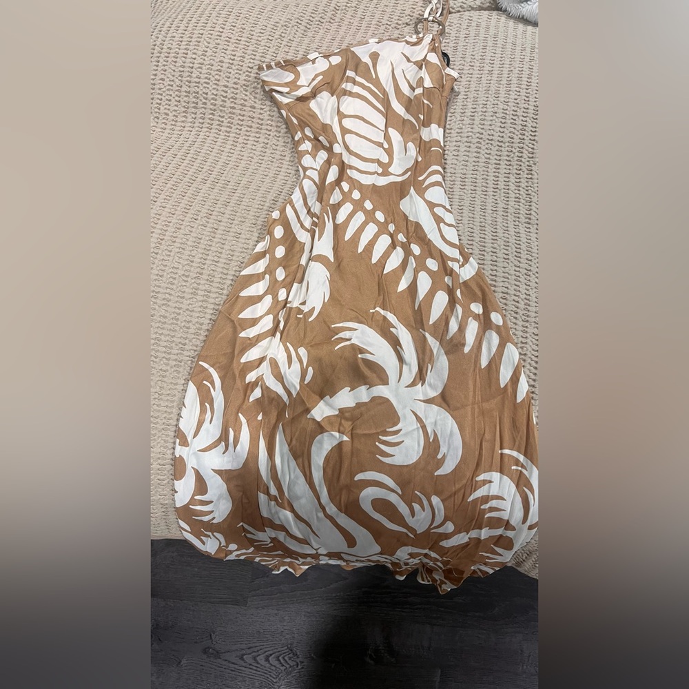 Elegant Tan and White Women's Dress